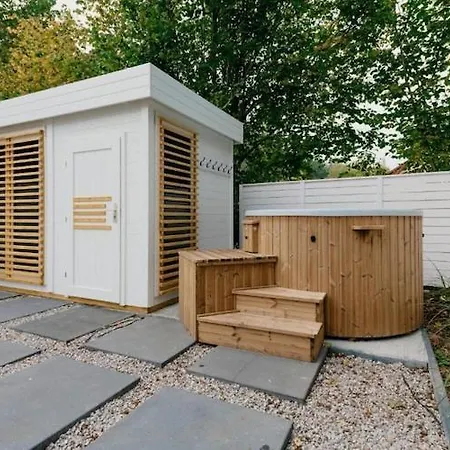 Comfortable Home, Sauna, Jacuzzi Сasa de vacaciones